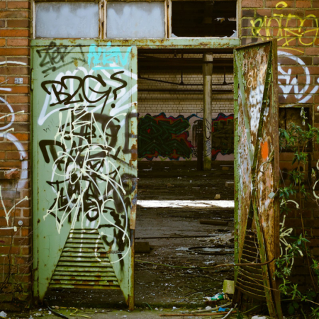 Backdrop: Fabriktür Graffiti