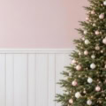 Fotohintergrund: Weihnachtsbaum vor Rosé – Ausschnitt 150 x 150 cm