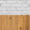Fotohintergrund 2in1: Weiße Ziegelwand mit Eichendielen – Ausschnitt 150 x 300 cm