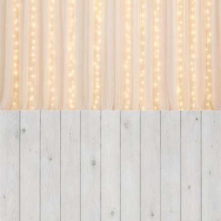 Fotohintergrund 2in1: Chiffon-Vorhang mit weißen Dielen