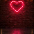 Fotohintergrund: Neonherz an Backsteinwand – Ausschnitt 250 x 250 cm